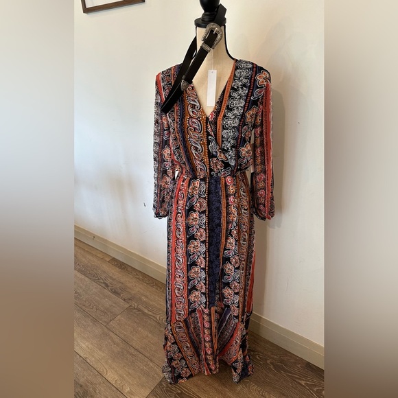 Venus NWT SZ 10 Boho Multicolor Paisley Maxi Dress with belt - Picture 2 of 8